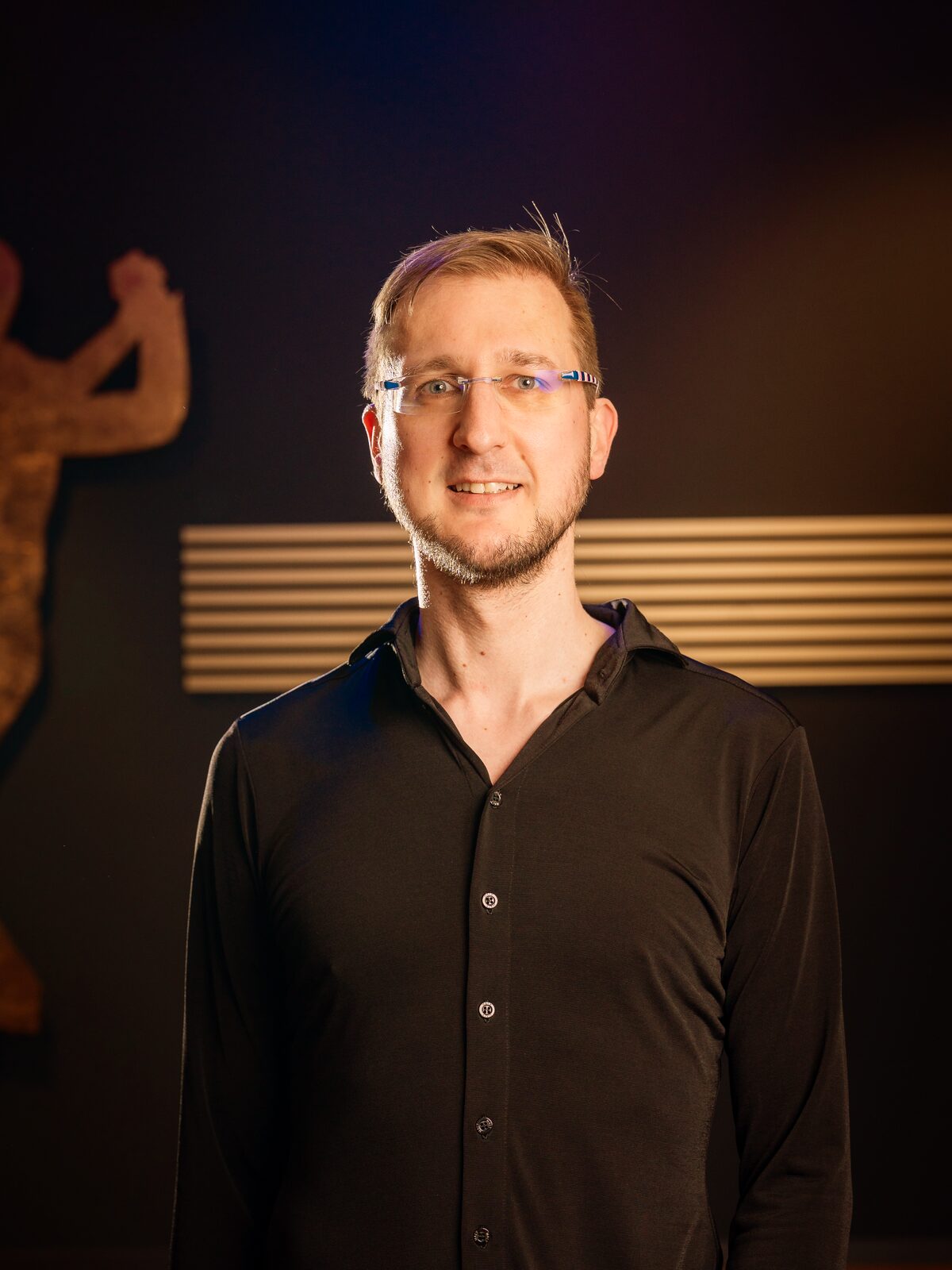 Anton Kraus, Trainer für West Coast Swing und Discofox bei DANCEIMPERIAL Regensburg
