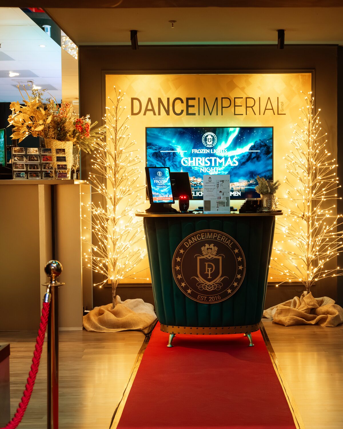 Stilvoll winterlich dekorierter Empfang der Tanzschule, DANCEIMPERIAL Regensburg