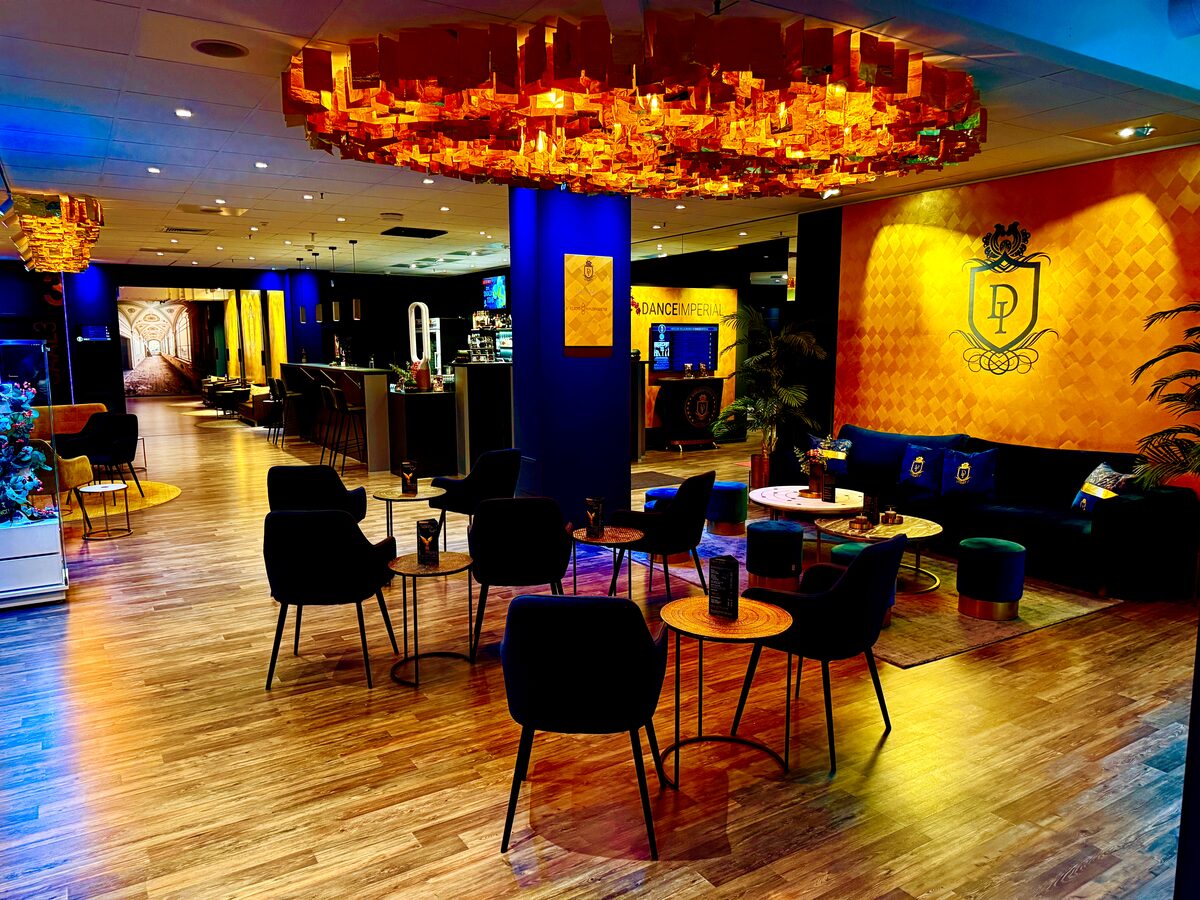 Tanzfläche im DANCEIMPERIAL Regensburg — 1.300 qm auf 4 Sälen